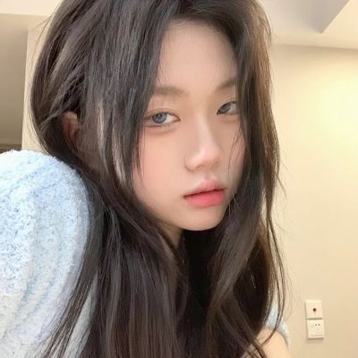 小S全家为其提前庆生 和老公依偎在一起太甜了