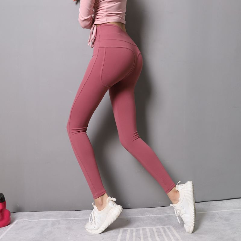 中国人民银行行长潘功胜会见蒙古国中央银行行长那仁朝格特