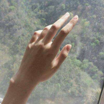 纽约期金跌超3.7% 现货白银涨2%