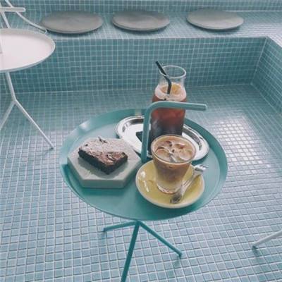 两年期德债收益率周一跌约10个基点，投资者权衡特朗普抛出的“与伊朗谈判”信息